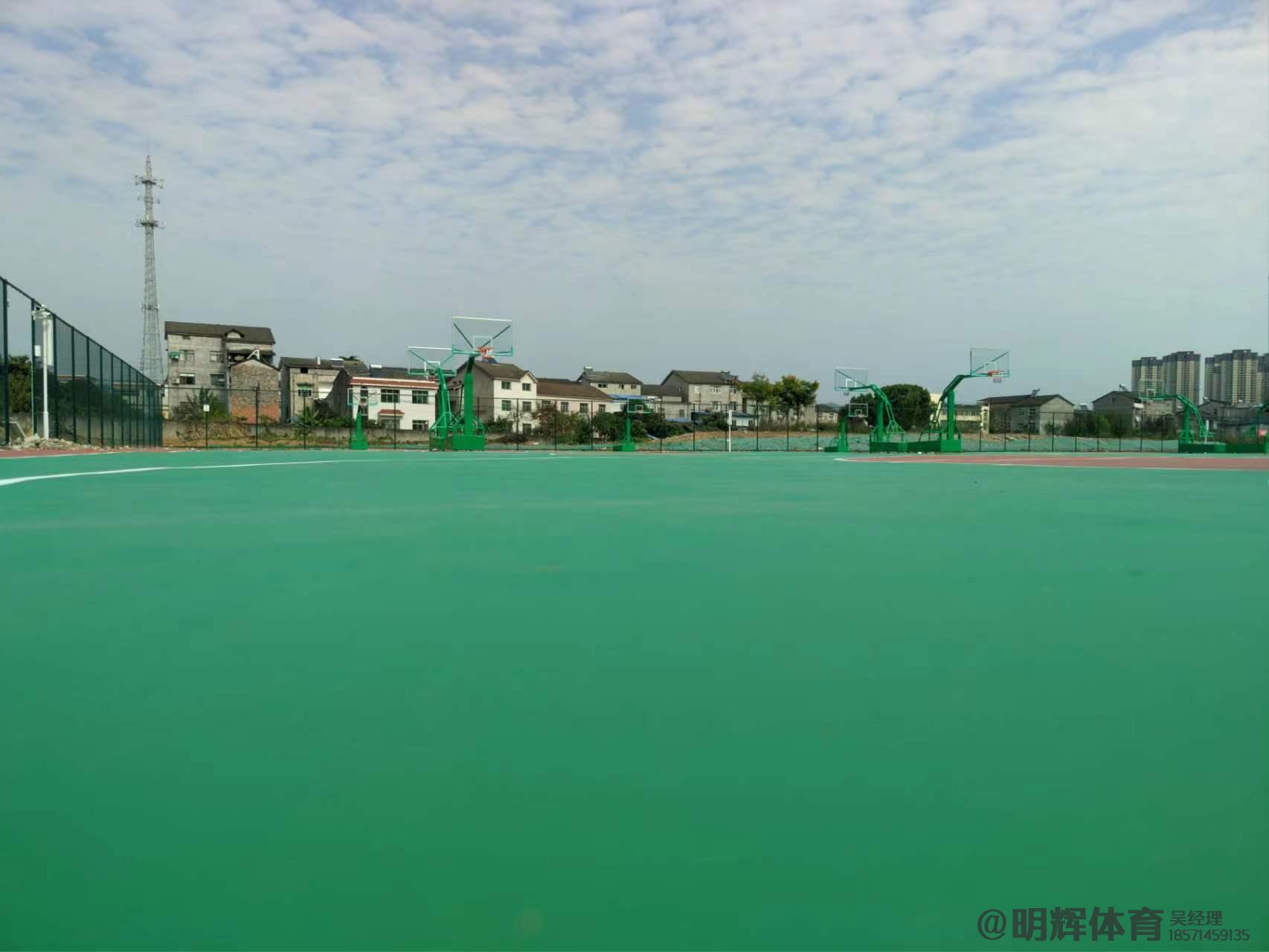 长春硬地丙烯酸球场的优缺点